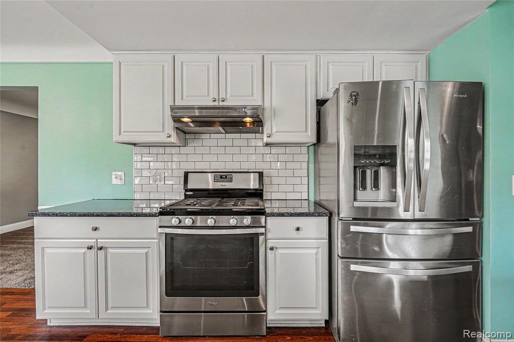 6275 Westmoor Drive, Shelby, MI 48316 — Photo 9