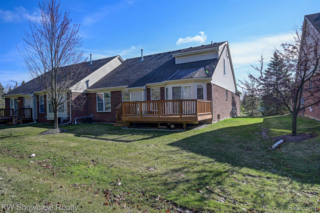 1074 ANDOVER Circle, Commerce Twp, MI 48390 — Photo 47