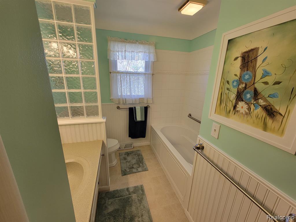 42 S FLOWER Street, Croswell, MI 48422 — Photo 9