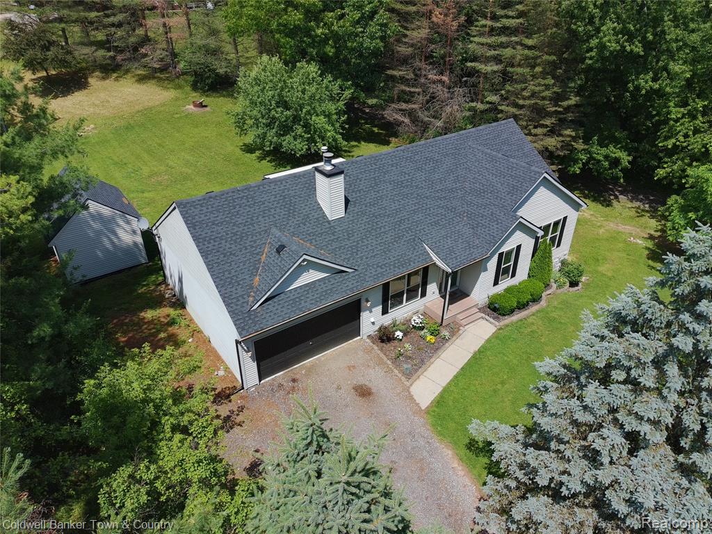 332 Triangle Lake Road, Howell, MI 48843 — Photo 21