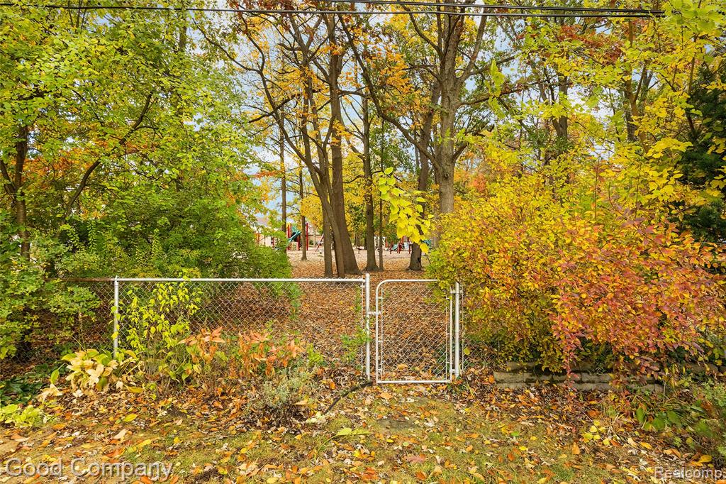 920 W Windemere Avenue, Royal Oak, MI 48073 — Photo 42