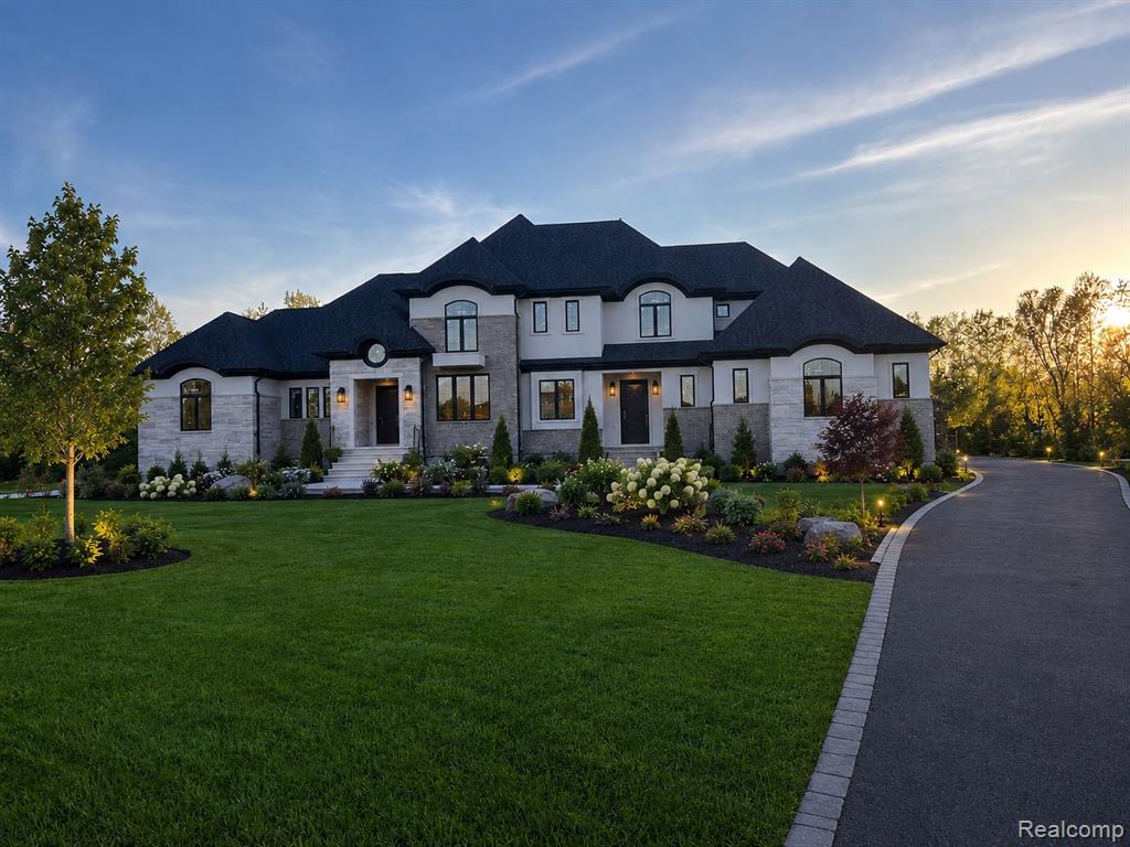 1812 VISTA Drive, Oakland, MI