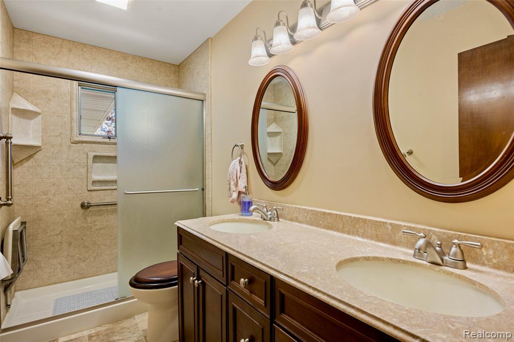 595 N Cedar Road, Fowlerville, MI 48836 — Photo 26
