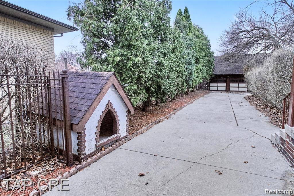 244 Arden Park Boulevard Boulevard, Detroit, MI 48202 — Photo 38
