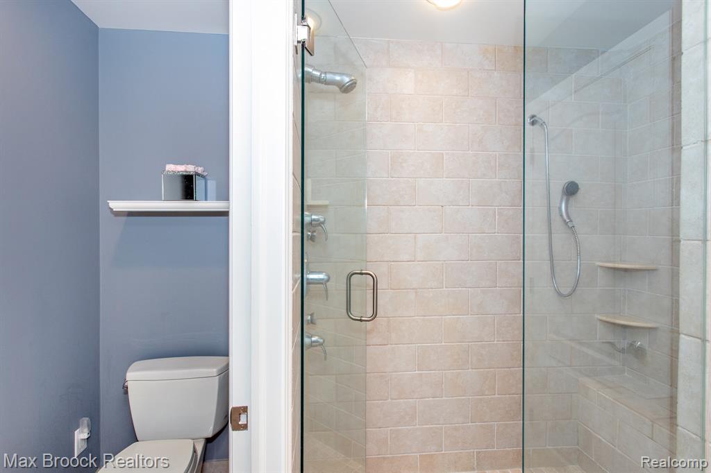 7080 Colony Drive, West Bloomfield, MI 48323 — Photo 48
