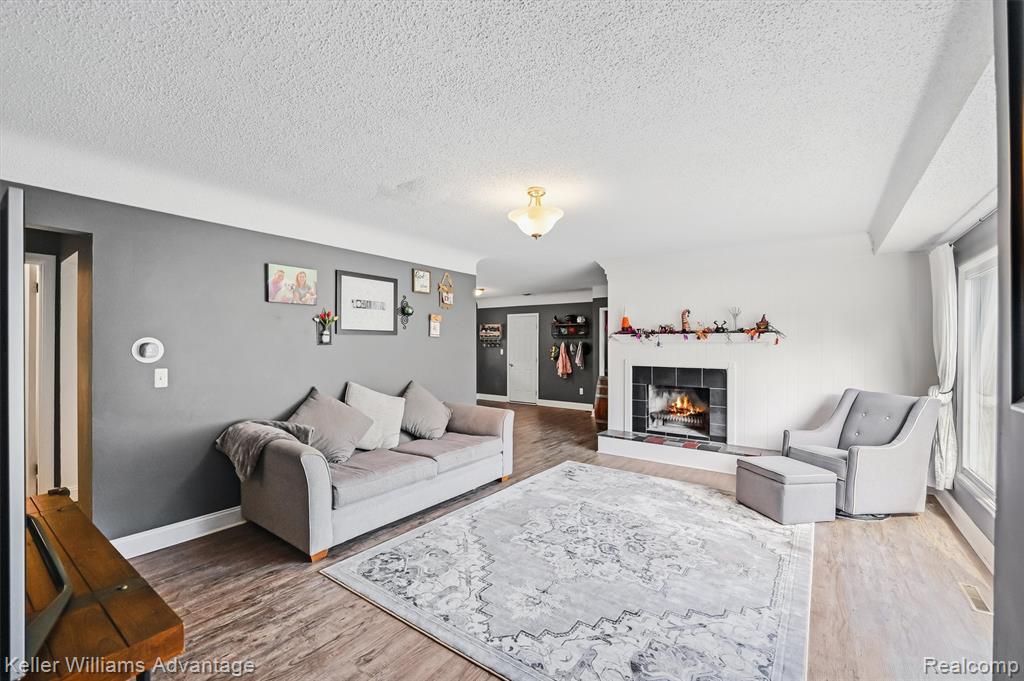 671 E Crest Lane, South Lyon, MI 48178 — Photo 11