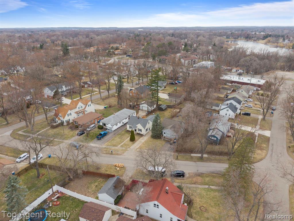 3986 BEECHGROVE Drive, Waterford, MI 48328 — Photo 36
