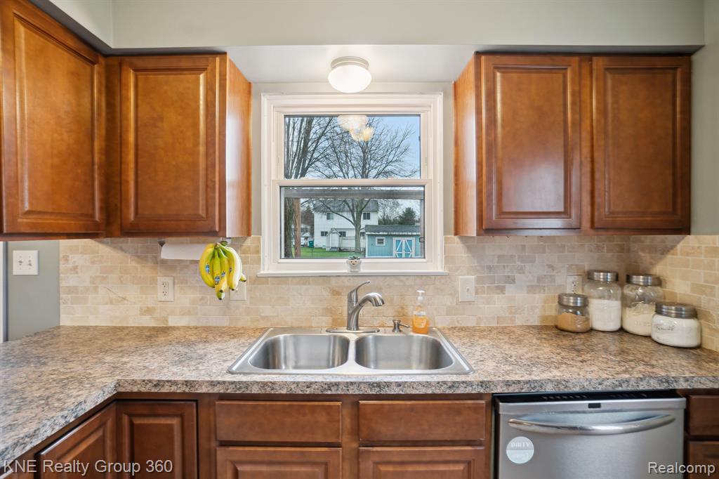 830 TANAGER Trail, Howell, MI 48843 — Photo 14