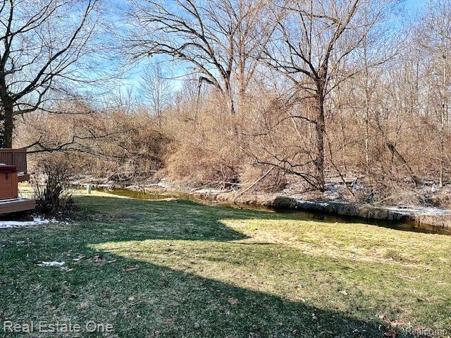 6605 Emerald Lake Drive, Troy, MI 48085 — Photo 18