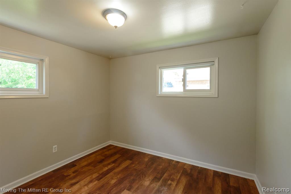 4666 ROOSEVELT Boulevard, Dearborn Heights, MI 48125 — Photo 13