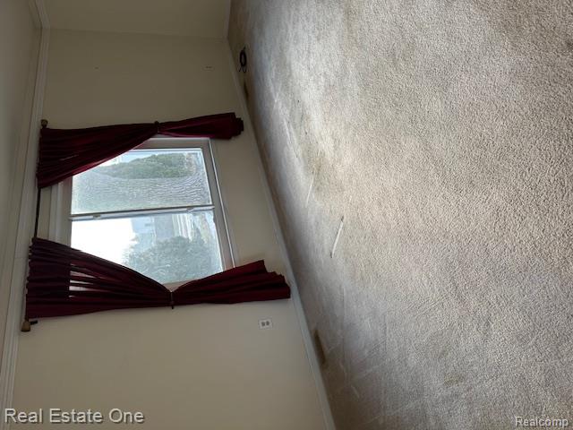 942 Hogarth Avenue, Waterford, MI 48328 — Photo 17