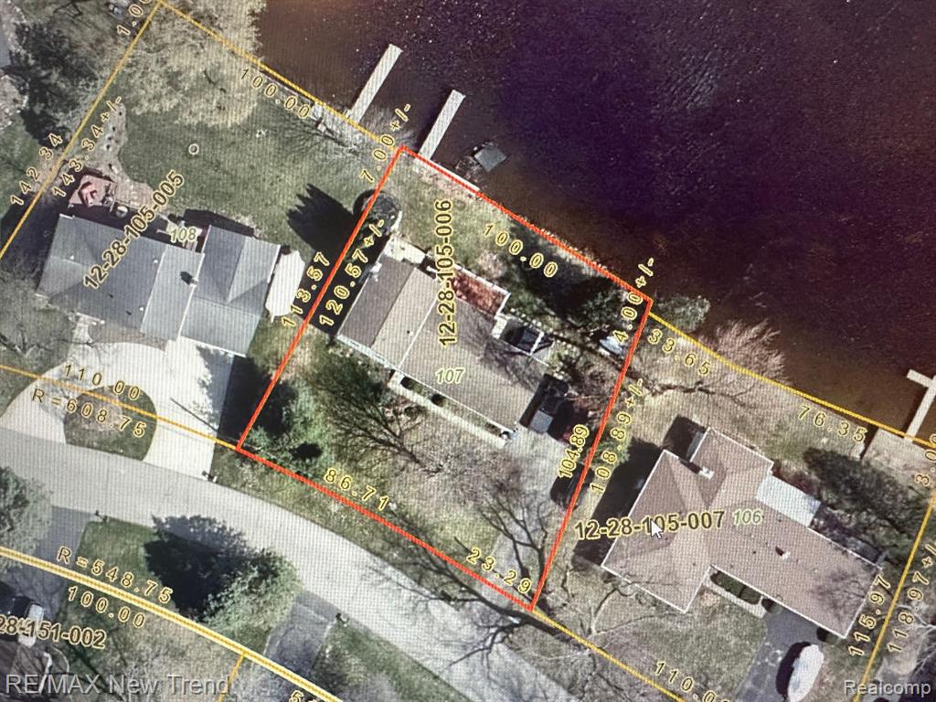 7135 CAPRI Drive, White Lake, MI 48383 — Photo 45
