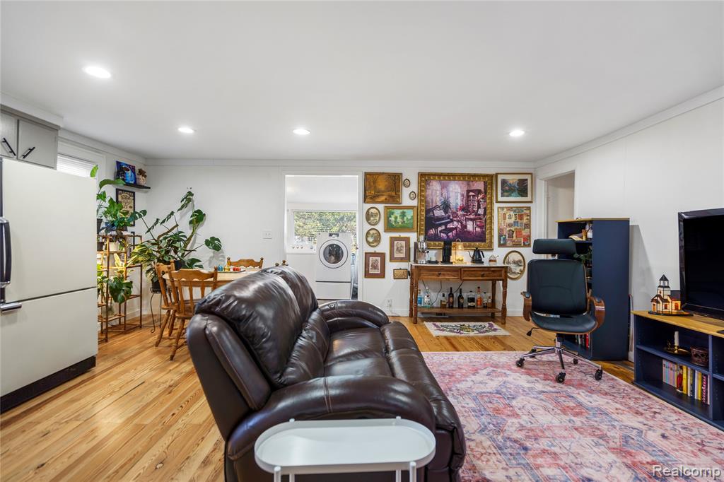6511 Crest Drive, Waterford, MI 48329 — Photo 2