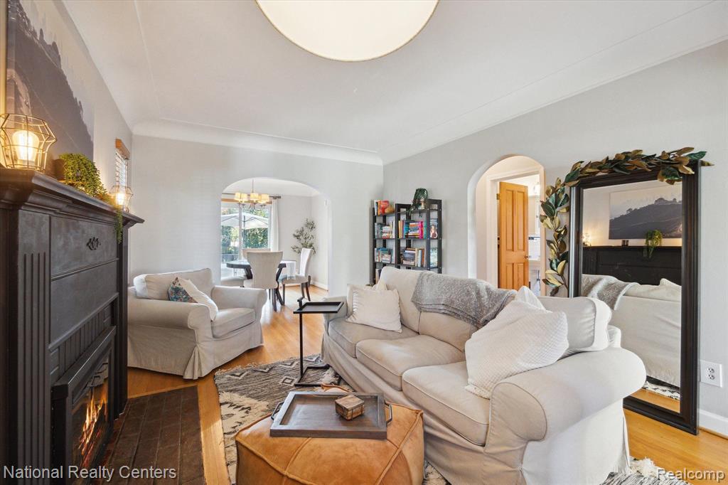 913 ORCHARD GROVE Drive, Royal Oak, MI 48067 — Photo 5