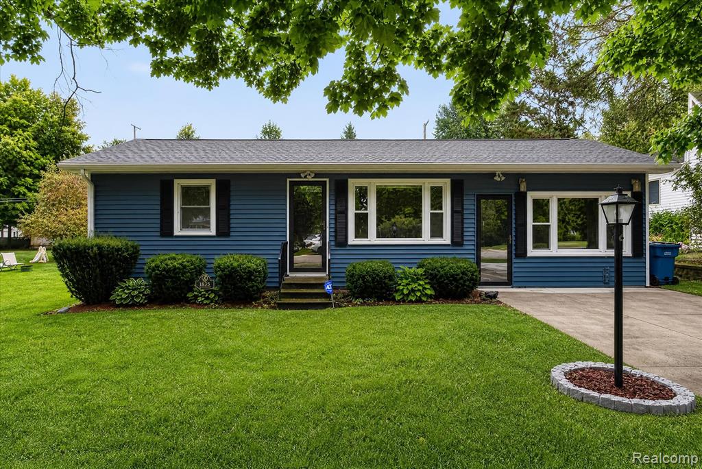 6035 Lincoln Street, Mayville Vlg, MI 48744
