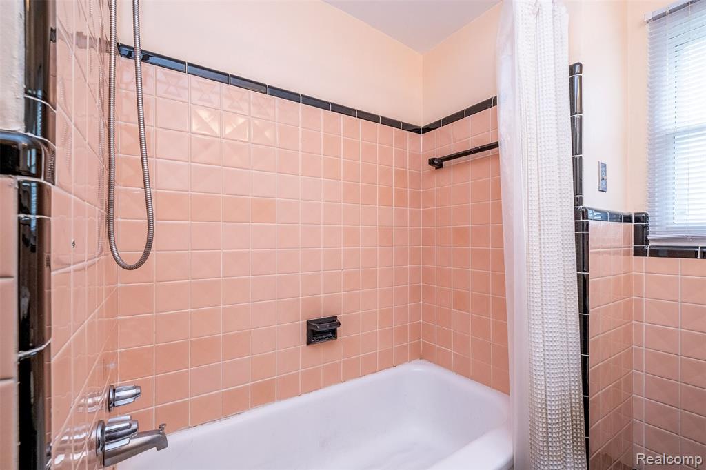807 Vermont Avenue, Royal Oak, MI 48067 — Photo 16