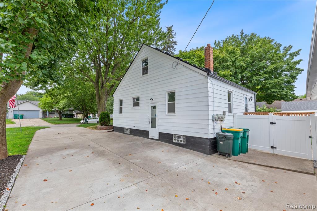 885 Hawthorne Avenue, Ypsilanti, MI 48198 — Photo 28