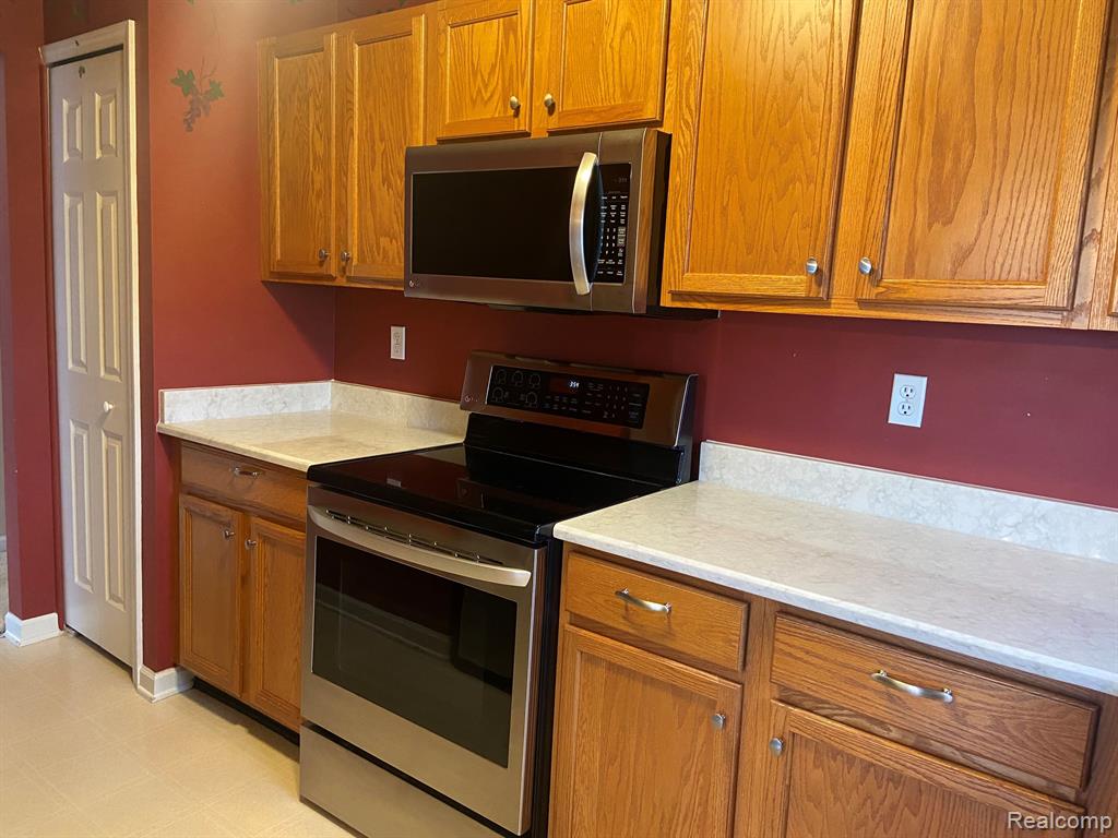 16821 Carriage Way, 672, Northville, MI 48168 — Photo 7