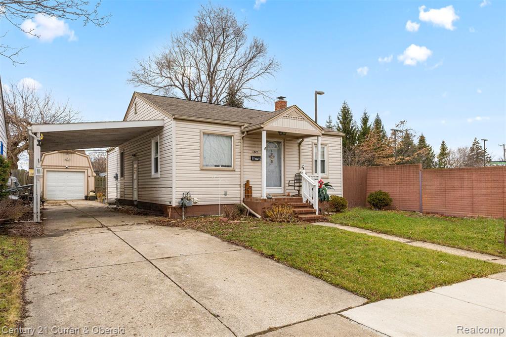 1827 Cleophus Pkwy, Lincoln Park, MI 48146 — Photo 3