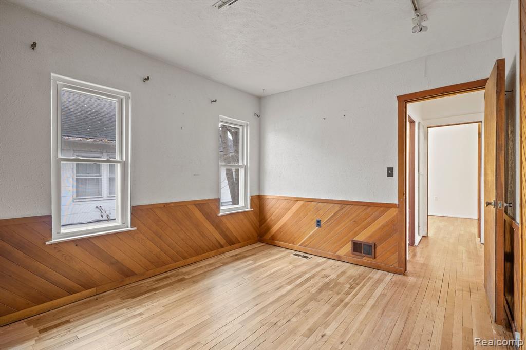 606 OAKLAND Avenue, Royal Oak, MI 48067 — Photo 21