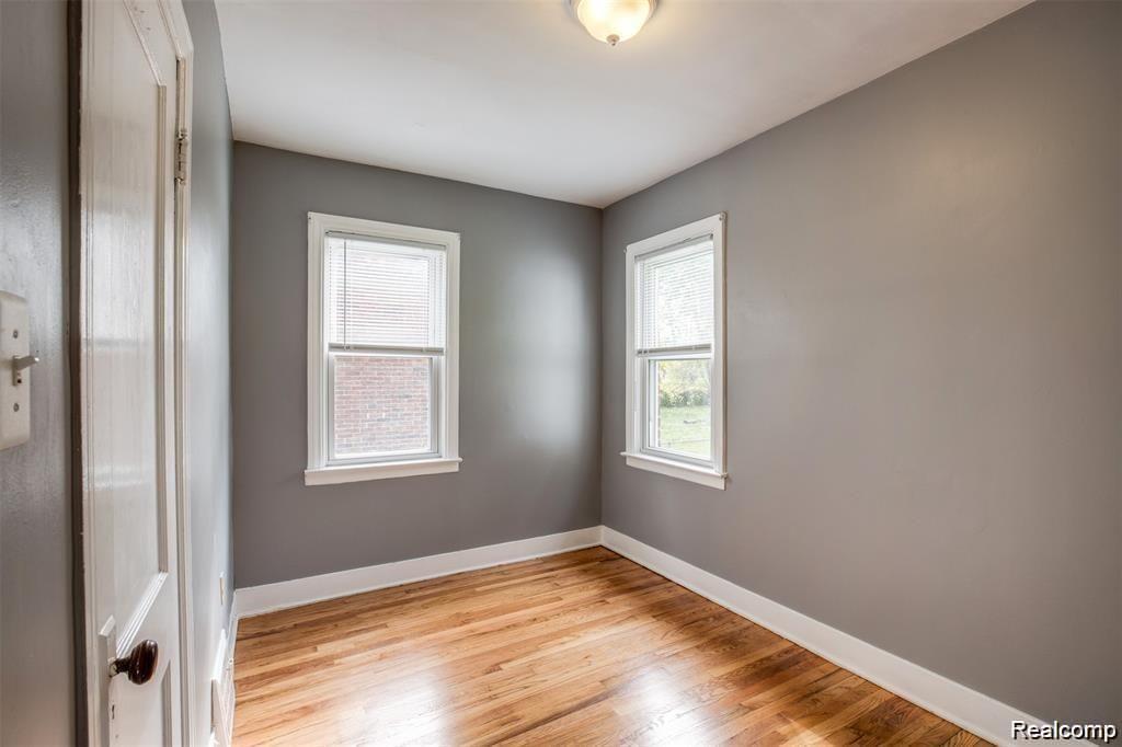6753 HEYDEN Street, Dearborn Heights, MI 48127 — Photo 22