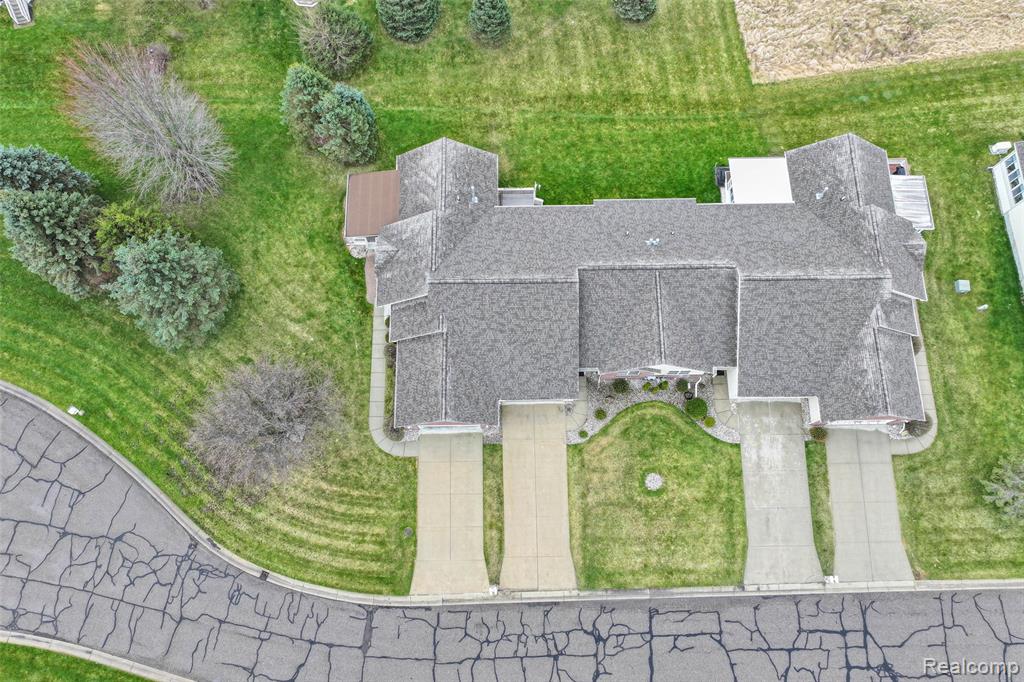 7039 Rosewood Drive, Flushing, MI 48433 — Photo 9
