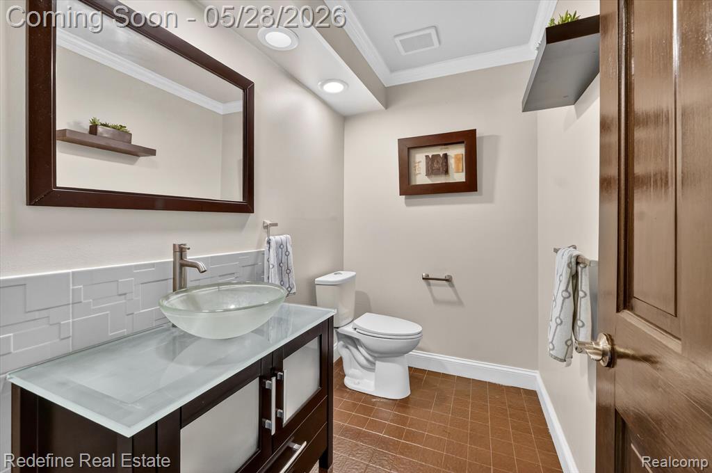 4296 Barcroft Way, West Bloomfield, MI 48323 — Photo 20