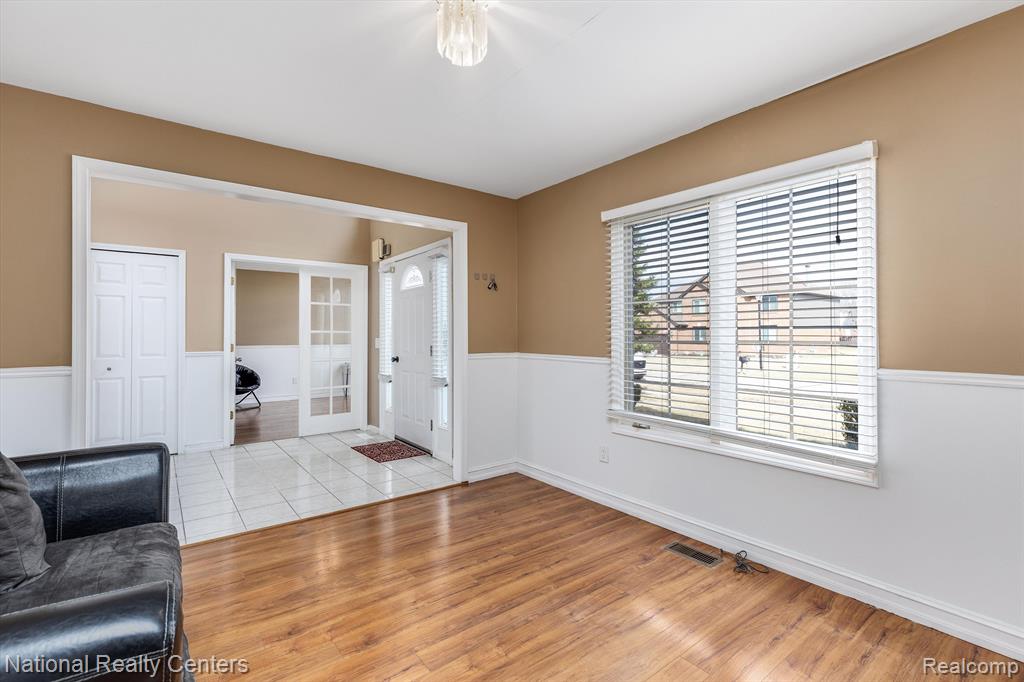51569 PINEWOOD Drive, Macomb, MI 48042 — Photo 10