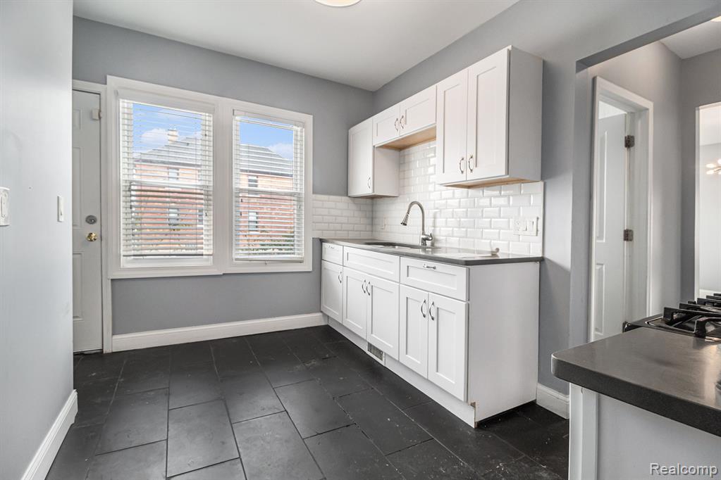 595 Belmont Street, Detroit, MI 48202 — Photo 19