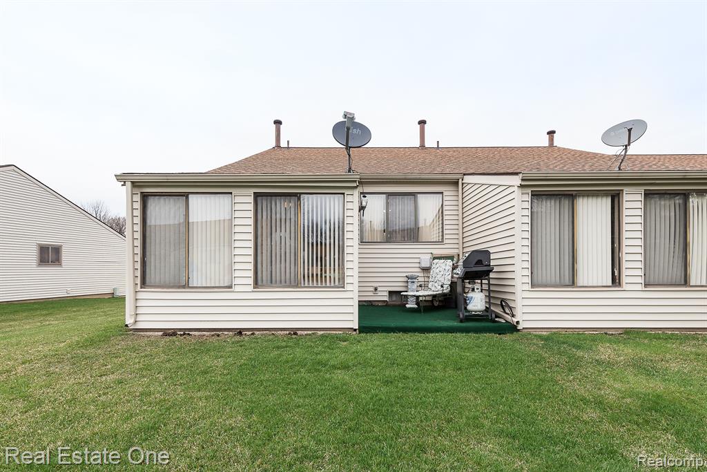 62071 YORKTOWN, 6, South Lyon, MI 48178 — Photo 32