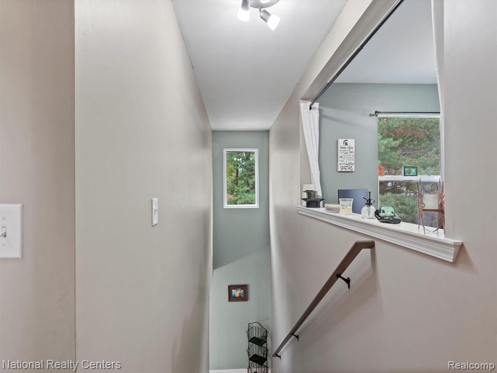 628 EVAN Court, Lake Orion, MI 48362 — Photo 22