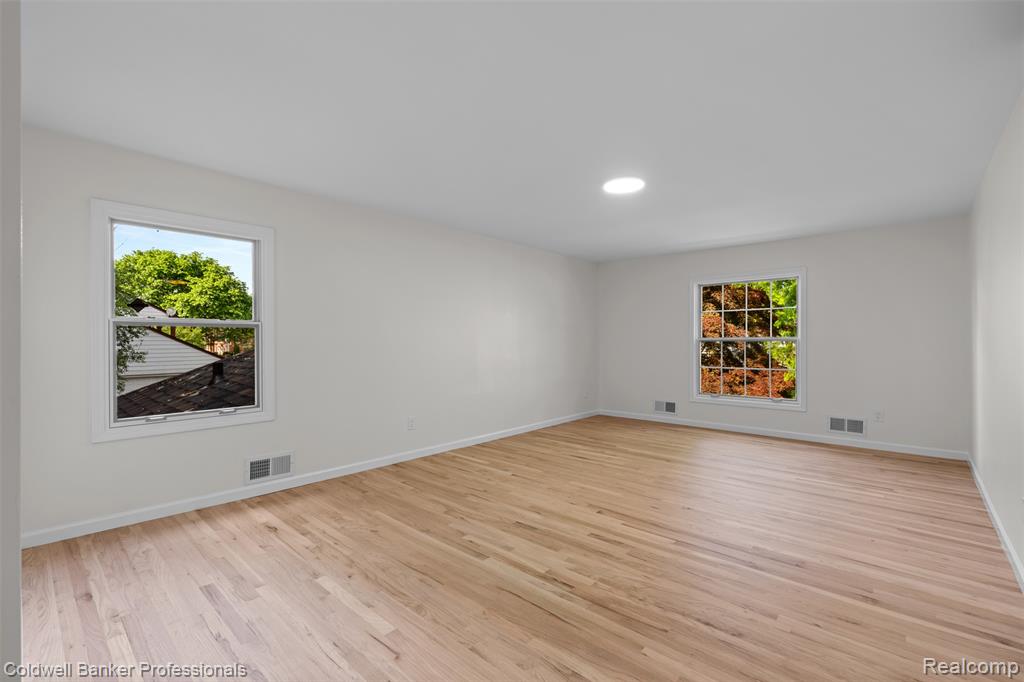 5890 Pinecroft Drive, West Bloomfield, MI — Photo 30