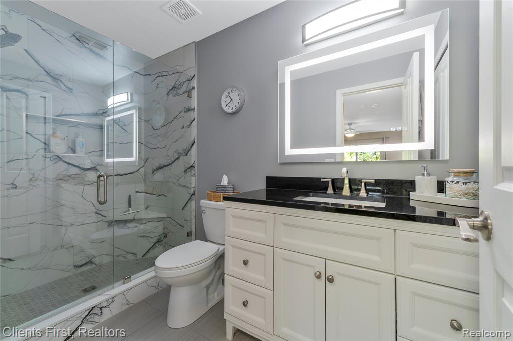 4208 Berkeley Avenue, Canton, MI 48188 — Photo 18