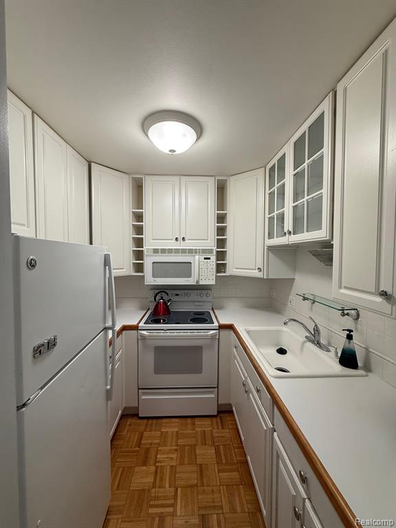 3421 Hillside Drive, 28, Royal Oak, MI 48073 — Photo 10