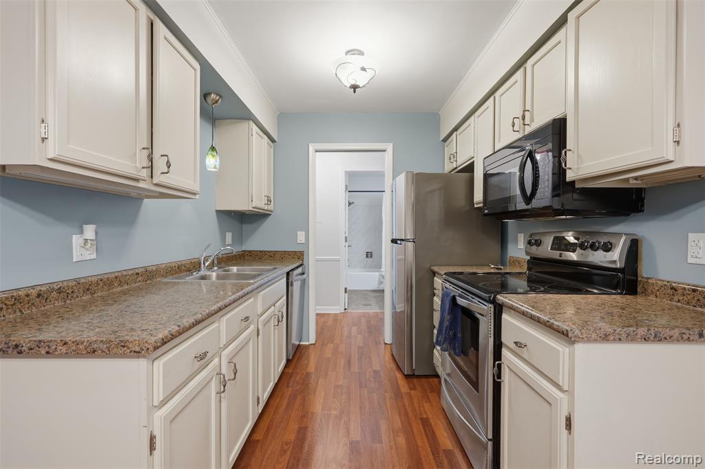 6160 Innkeepers Court, 69, East Lansing, MI 48823 — Photo 12