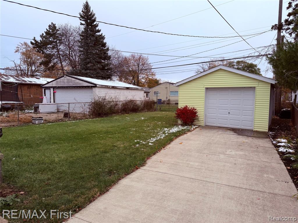 8642 Lozier Avenue, Warren, MI 48089 — Photo 2