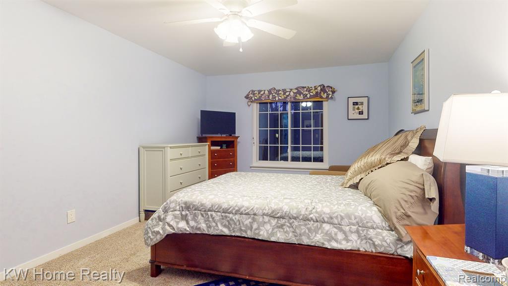 606 WINWOOD Circle, Walled Lake, MI 48390 — Photo 18