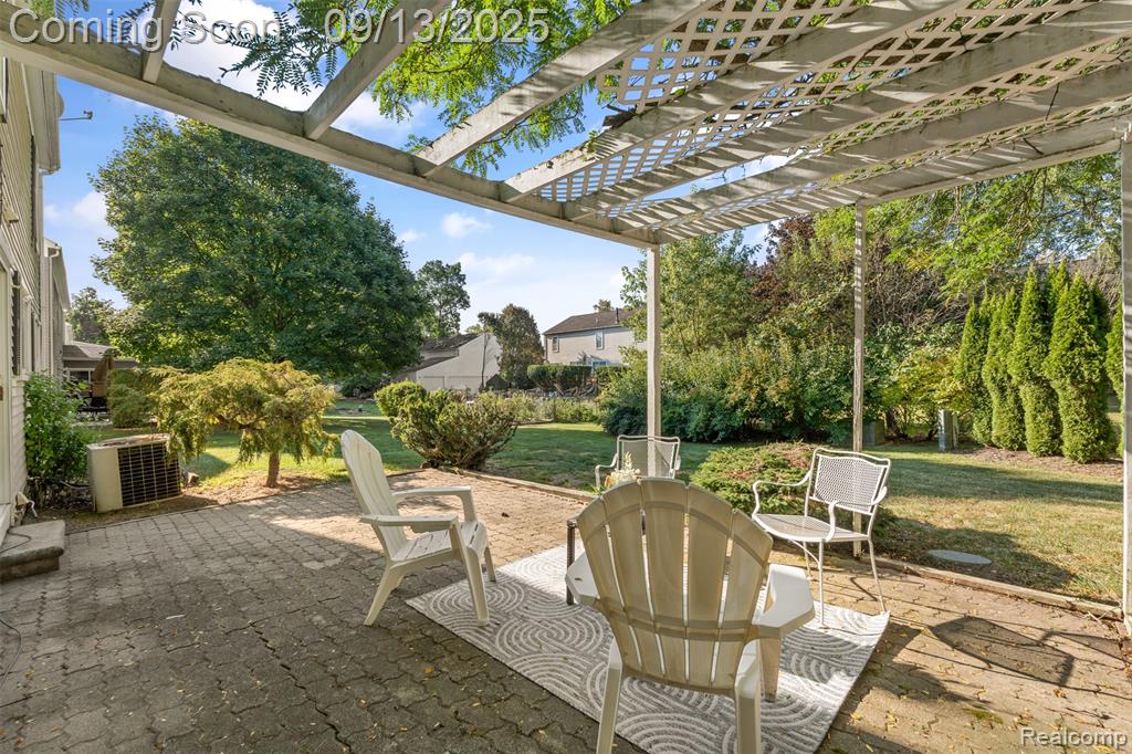 5493 S Piccadilly, West Bloomfield, MI — Photo 27