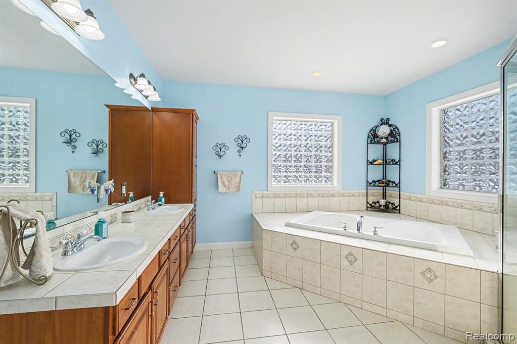 8399 Potter Road, Flushing, MI, 48433