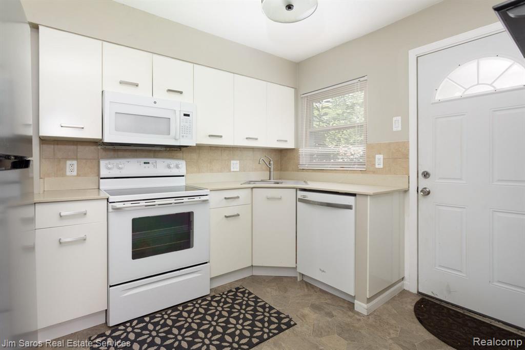 902 Neff Right Unit, Grosse Pointe, MI 48230 — Photo 6