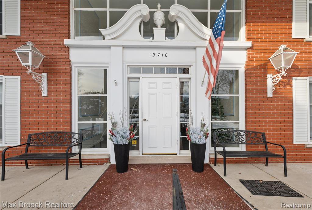 19710 W 13 Mile Road, 210, Beverly Hills, MI 48025 — front exterior