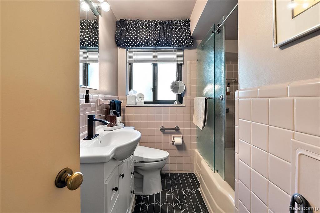 4374 Arden Place, Royal Oak, MI 48073 — Photo 25