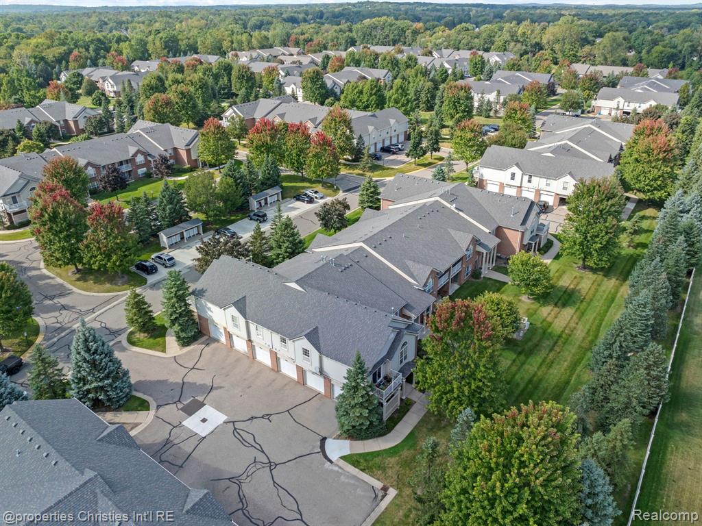 8201 CHESAPEAKE Circle, Walled Lake, MI 48390 — Photo 23
