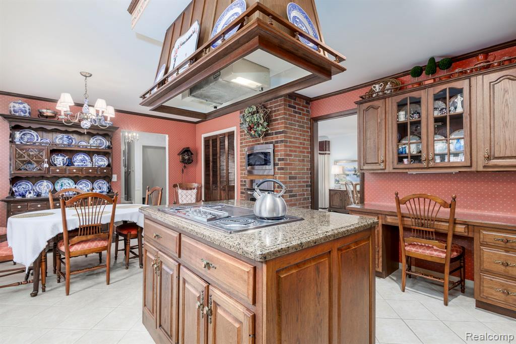 830 Croydon Road, Rochester Hills, MI 48309 — Photo 24