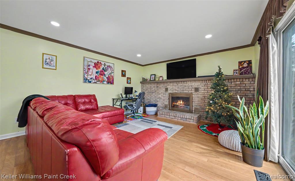 709 Denham Lane, Rochester Hills, MI 48307 — Photo 10