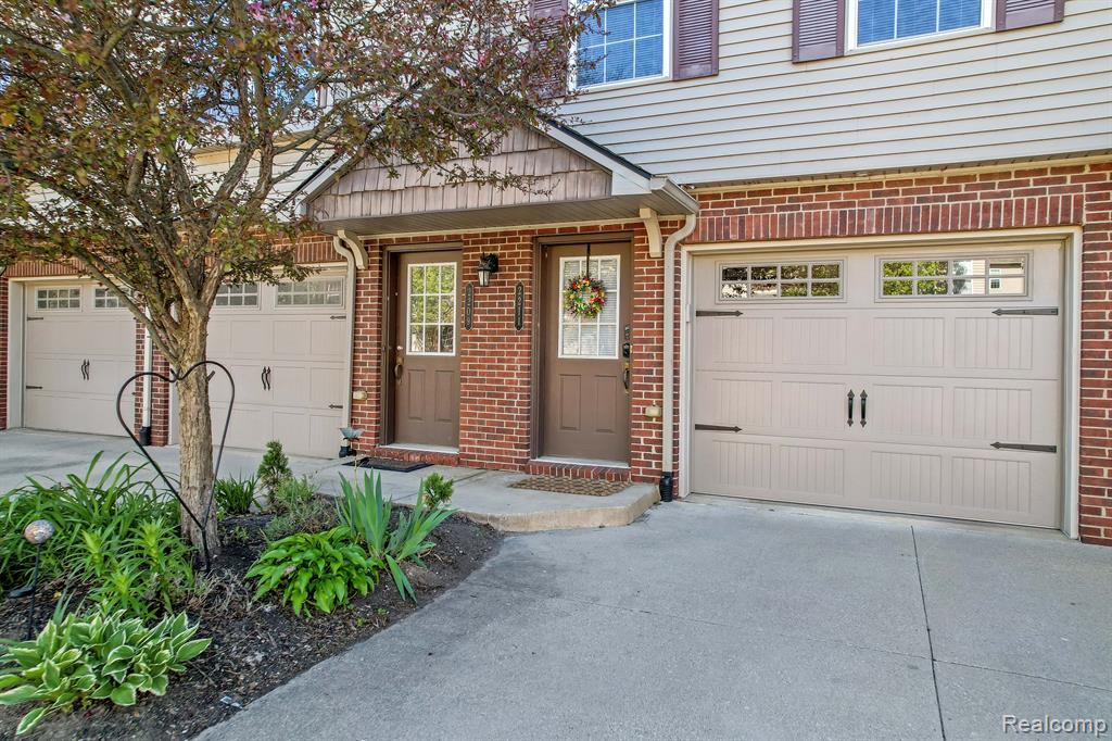 2211 Knotty Pine Trail, Howell, MI 48855 — Photo 2