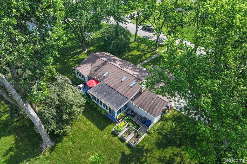 6242 Bedford Avenue, Flint, MI 48507 — Photo 11