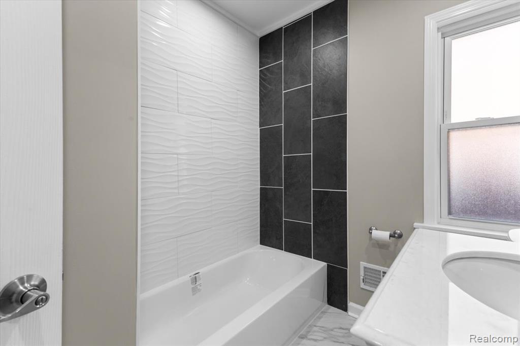 18065 Northlawn Street, Detroit, MI 48221 — Photo 12