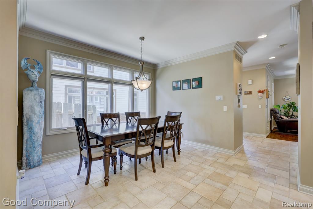 721 S Kenwood Avenue, Royal Oak, MI 48067 — Photo 9