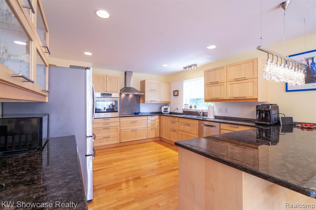 4594 CLIFFORD Road, Brighton, MI 48116 — Photo 10